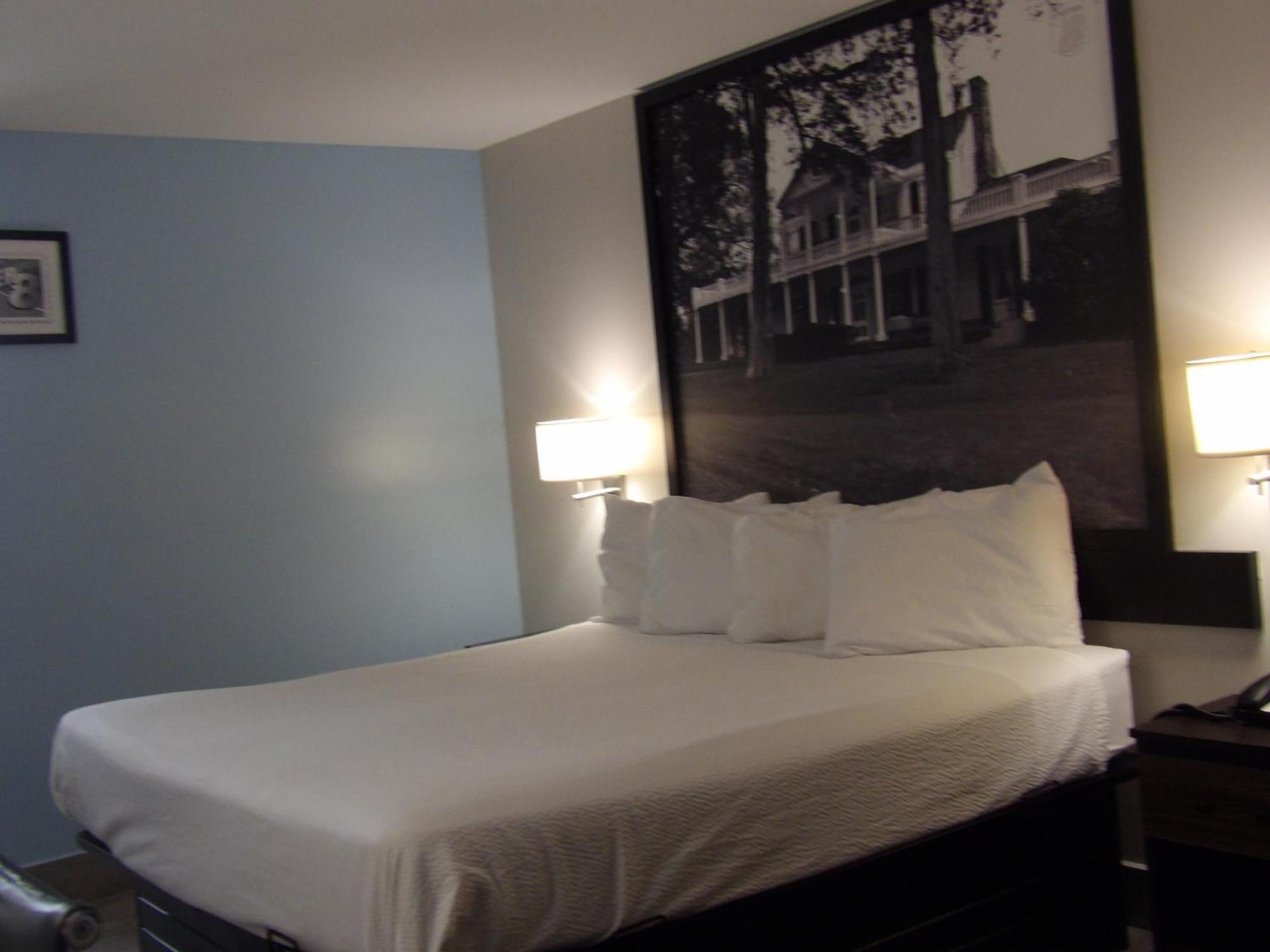 Hotel Super 8 By Wyndham Biloxi 3*