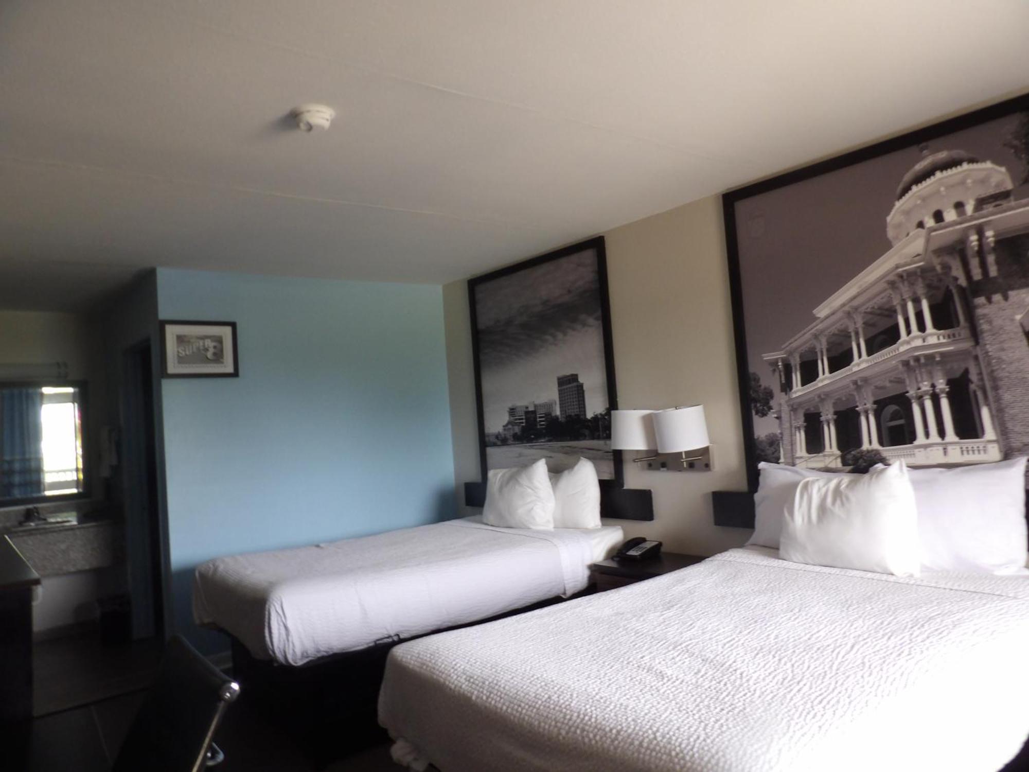 Hotel Super 8 By Wyndham Biloxi