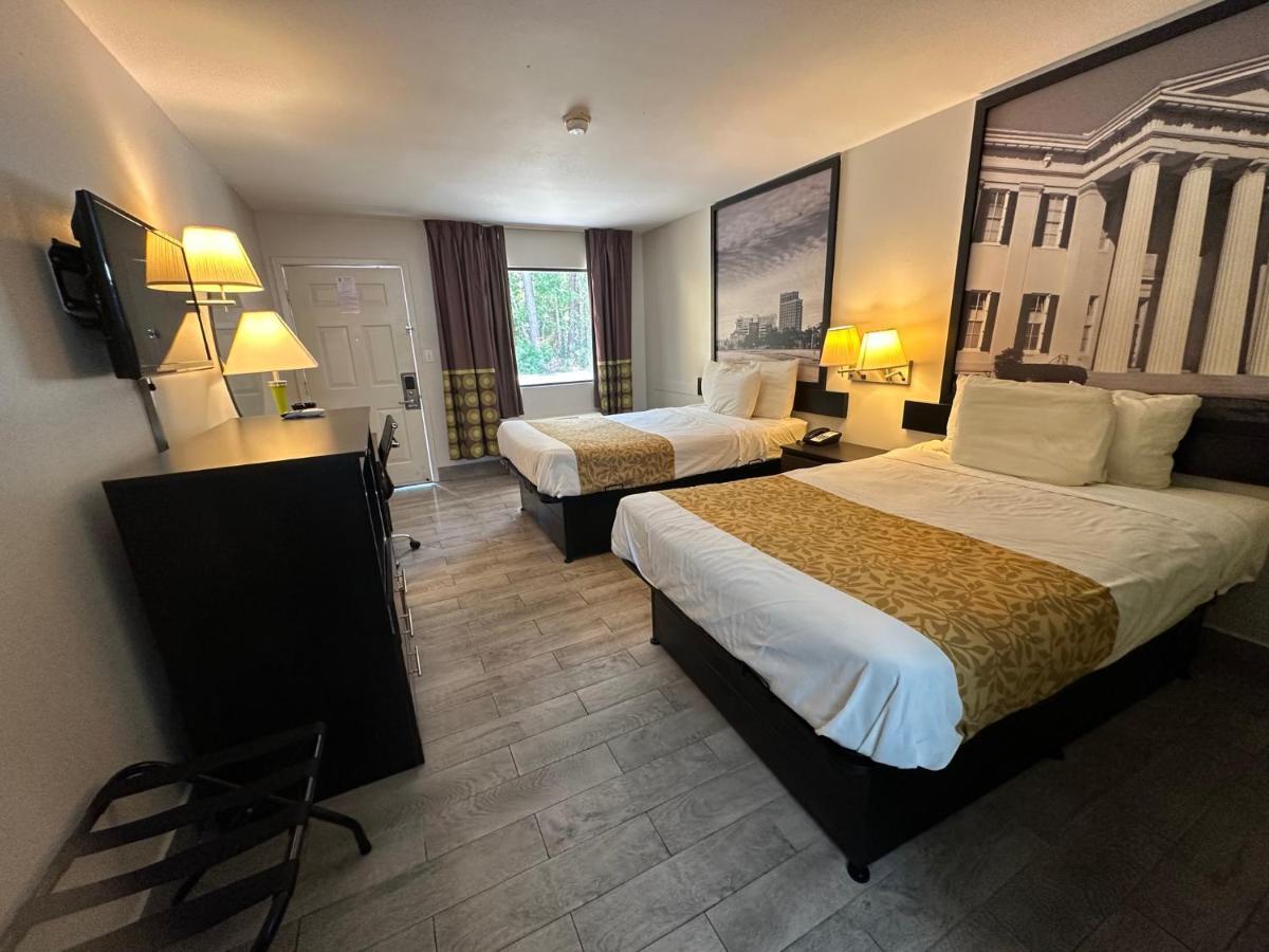 Super 8 By Wyndham Biloxi Ocean Springs