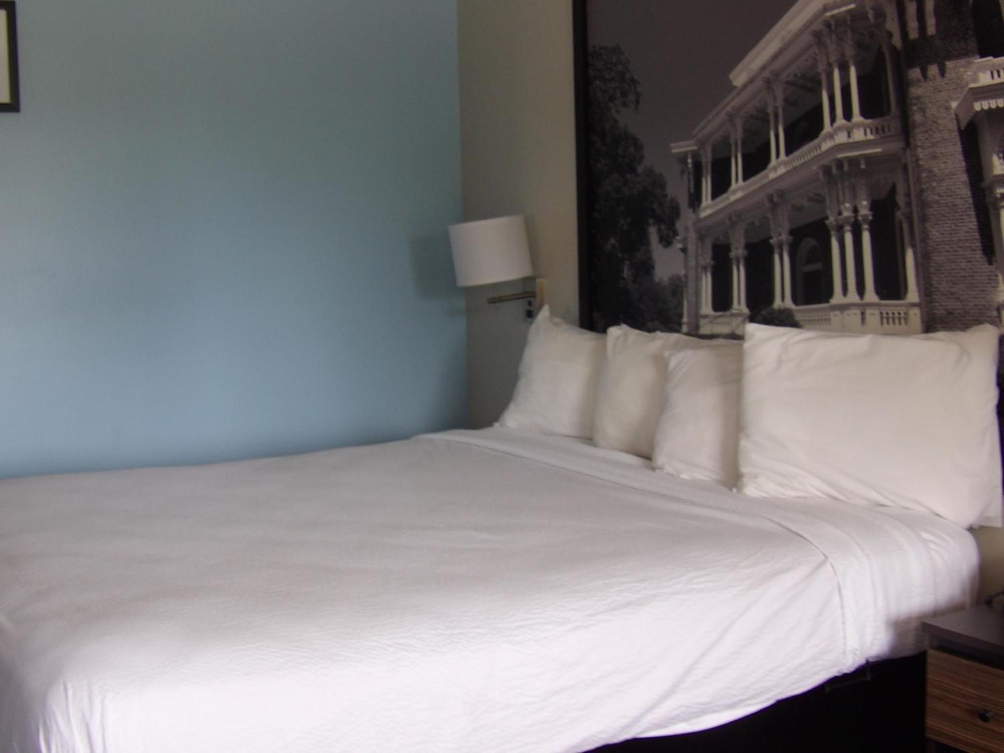 Hotel Super 8 By Wyndham Biloxi Ocean Springs