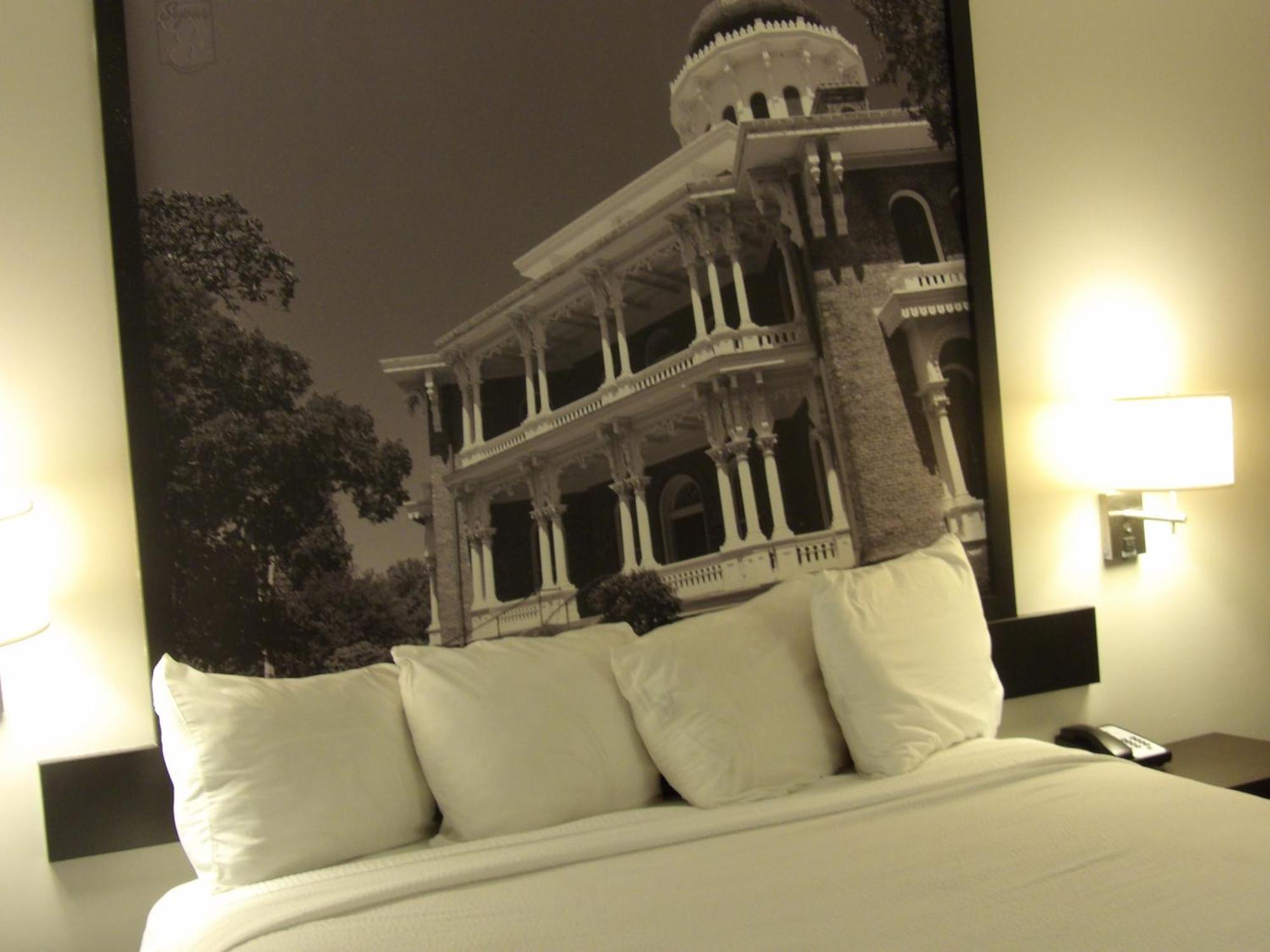 Hotel Super 8 By Wyndham Biloxi Ocean Springs