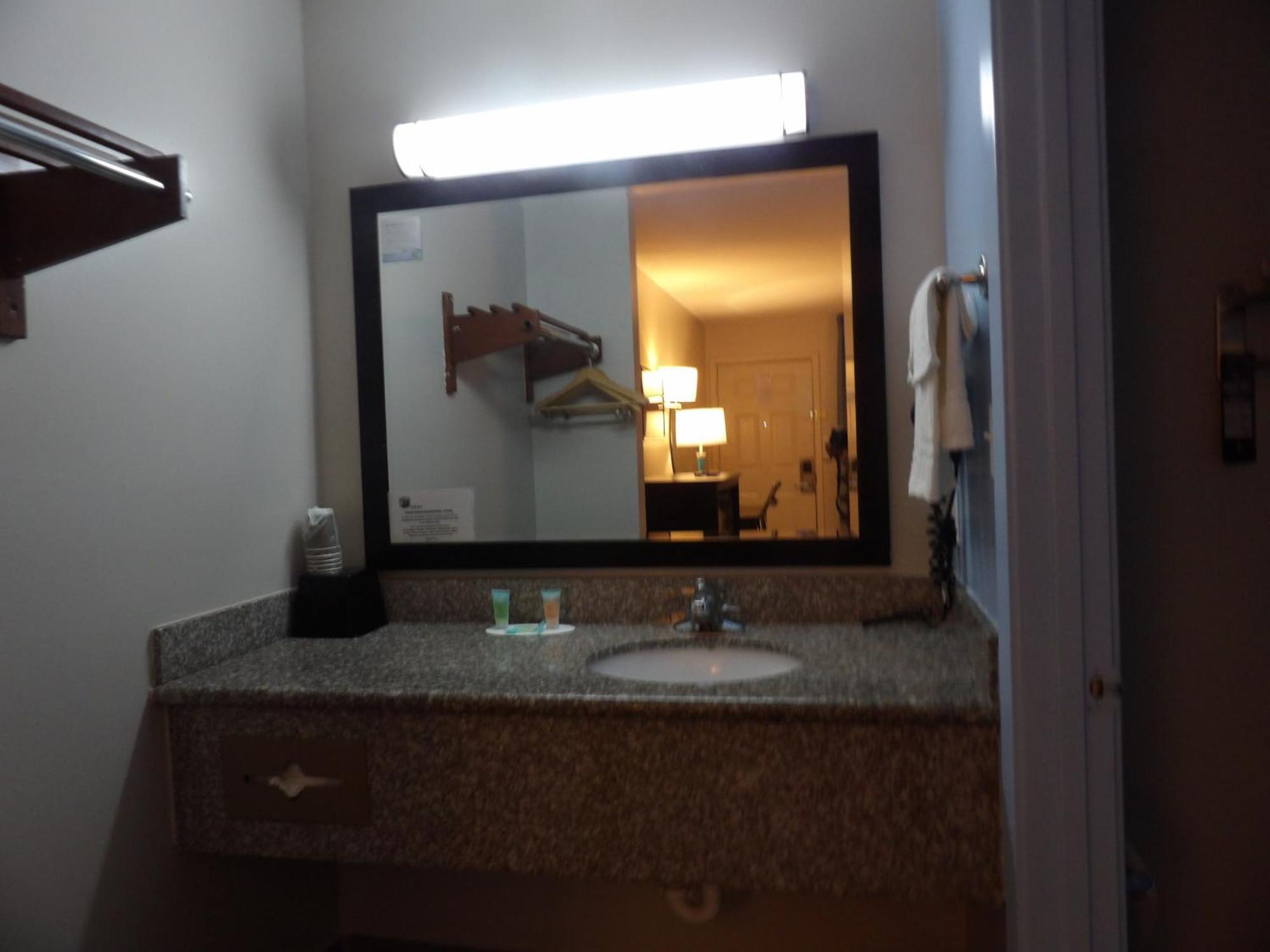 Hotel Super 8 By Wyndham Biloxi Ocean Springs