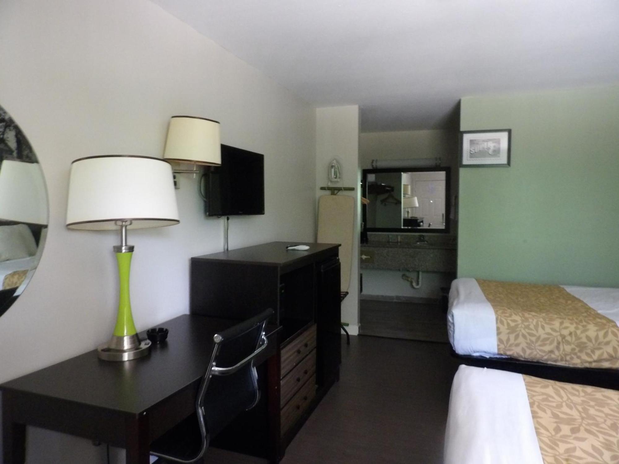 Hotel Super 8 By Wyndham Biloxi Ocean Springs
