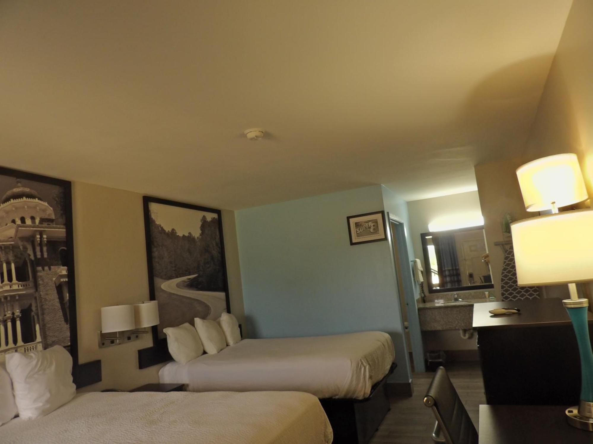 Hotel Super 8 By Wyndham Biloxi