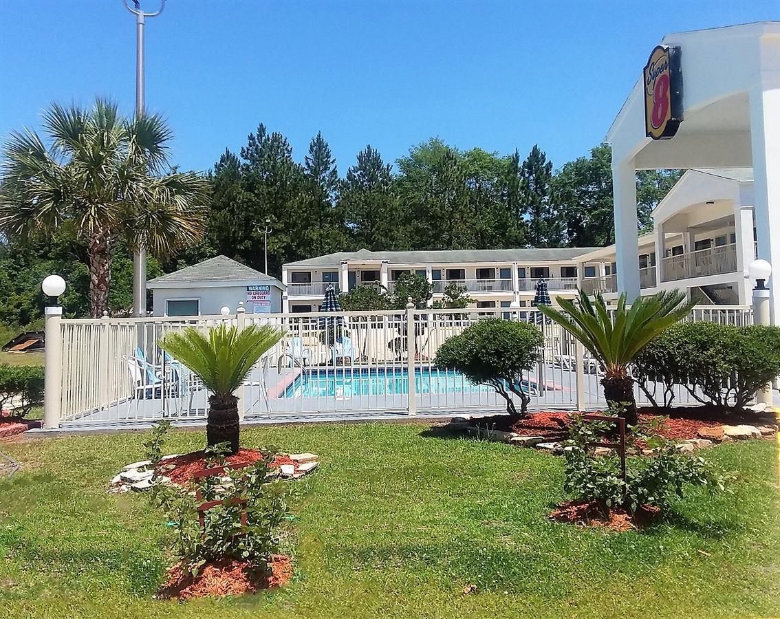 Super 8 By Wyndham Biloxi Ocean Springs